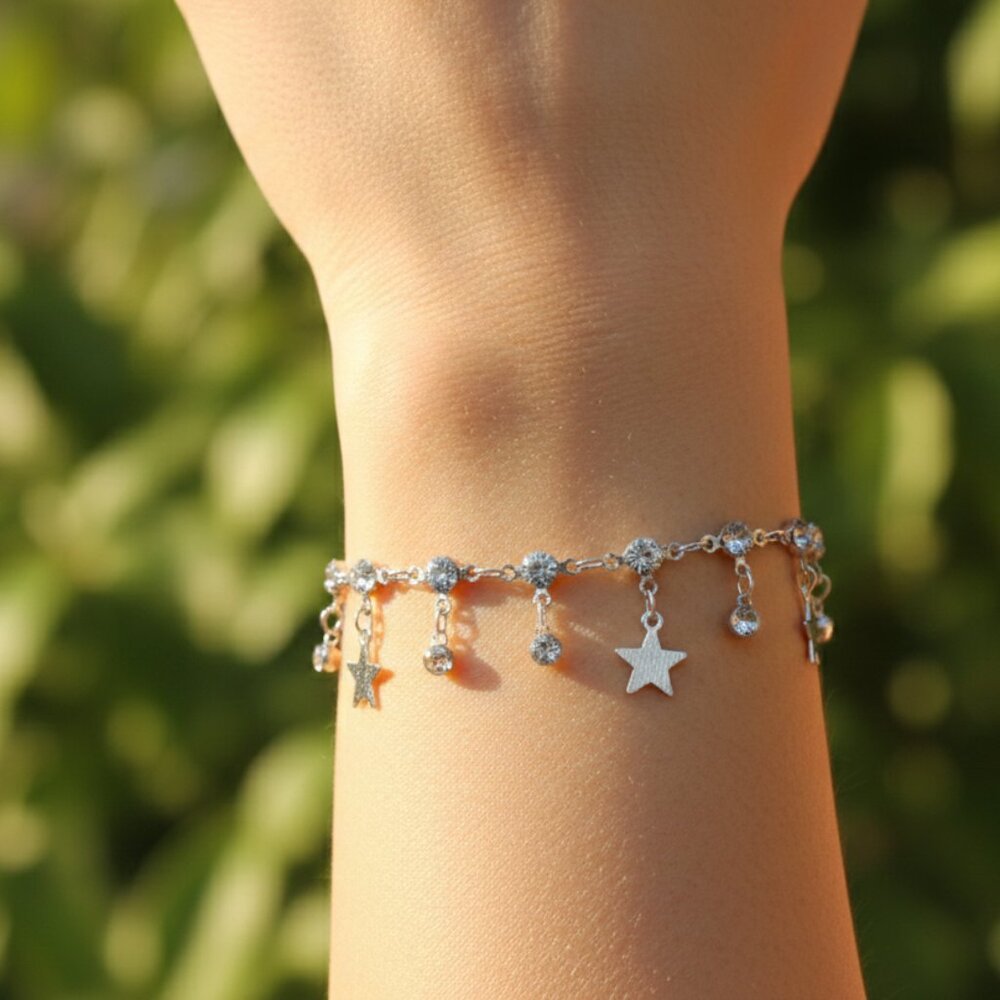 "Trendy Handmade Bracelet – A Thoughtful Gift for Girls & Women | UNVRC1311